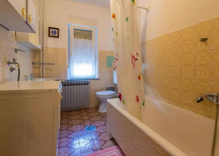 Three-bedroom In Crikvenica Xii * Grižane