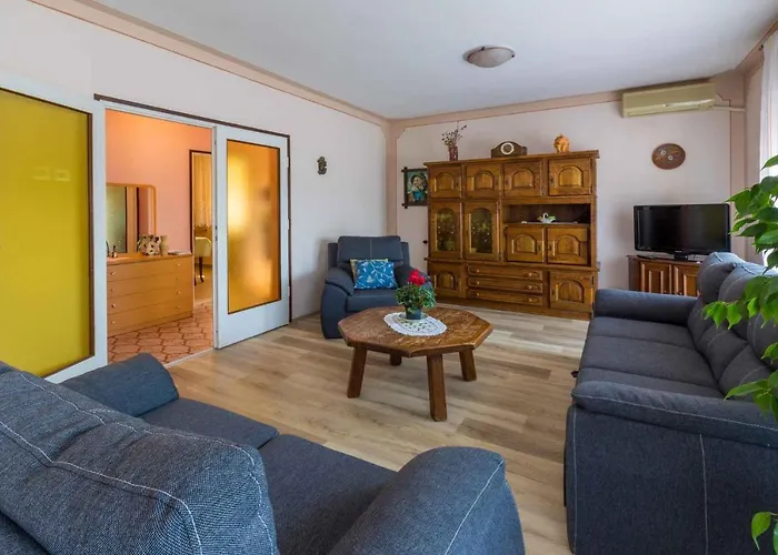 Three-bedroom In Crikvenica Xii Grižane